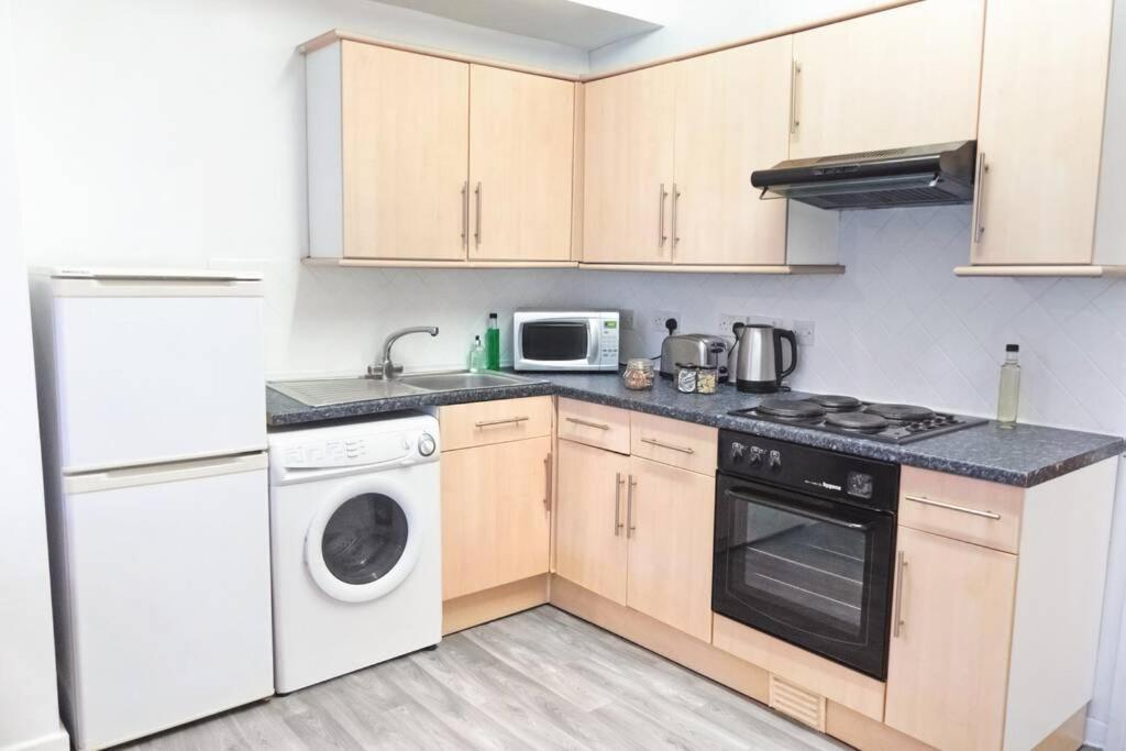 Apartment Up To 9 Close To Centre, Big Tv And Wifi كارديف المظهر الخارجي الصورة