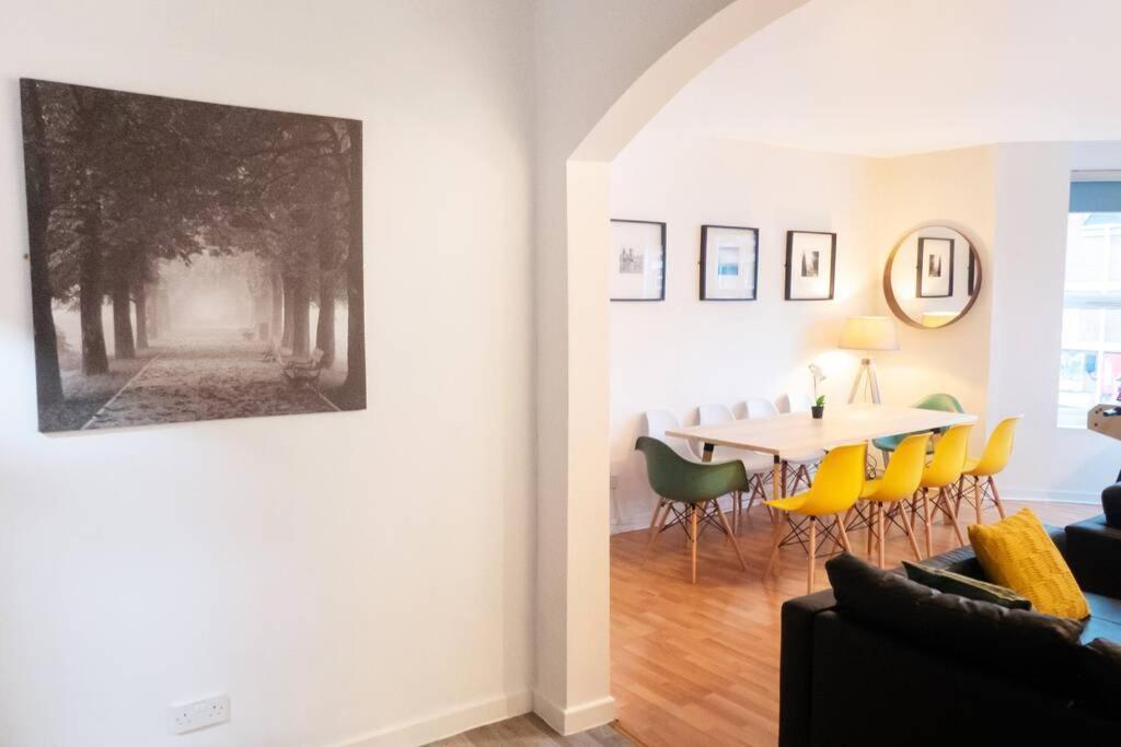 Apartment Up To 9 Close To Centre, Big Tv And Wifi كارديف المظهر الخارجي الصورة